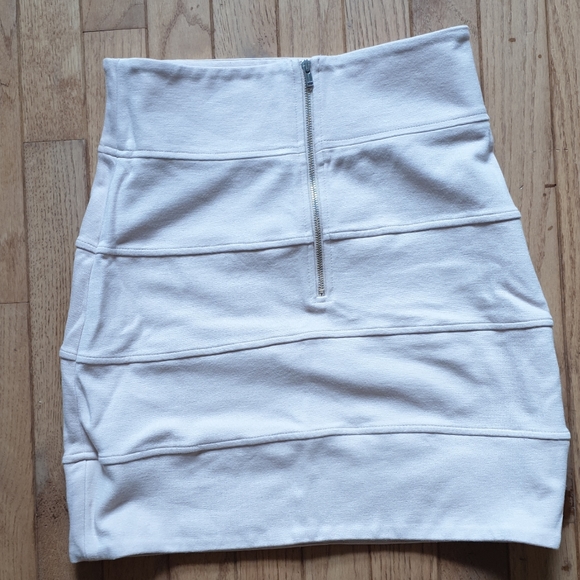 Baby pink Aritzia bandage skirt - Picture 3 of 4